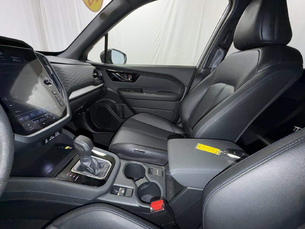 Used 2025 Subaru Forester Limited AWD/4WD image 9