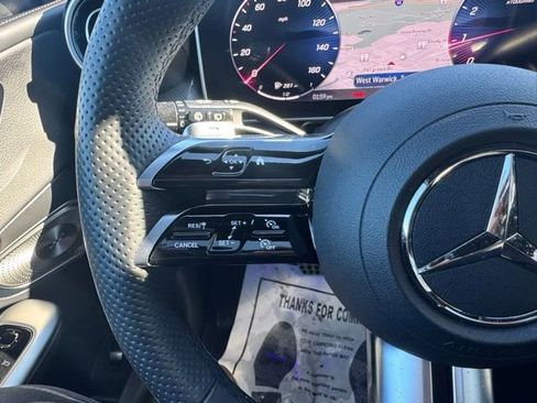 Used 2024 Mercedes-Benz GLC 300 4MATIC image 25