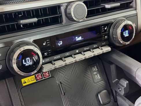 New 2026 Toyota 4Runner Limited AWD/4WD image 16