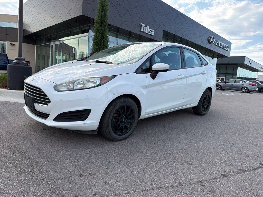 Used 2019 Ford Fiesta SE w/ Equipment Group 201A FWD image 2