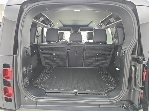 Certified 2024 Land Rover Defender 110 X-Dynamic SE image 11