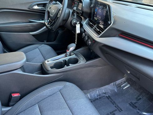 Certified 2024 Chevrolet Trax RS w/ Driver Confidence Package image 16