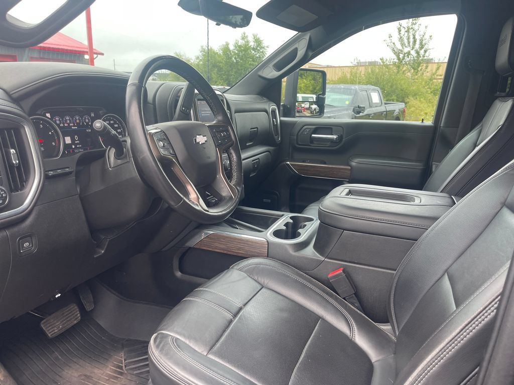 Used 2022 Chevrolet Silverado 3500 High Country w/ Technology Package AWD/4WD image 16