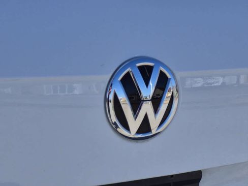 Used 2019 Volkswagen Tiguan SE image 20