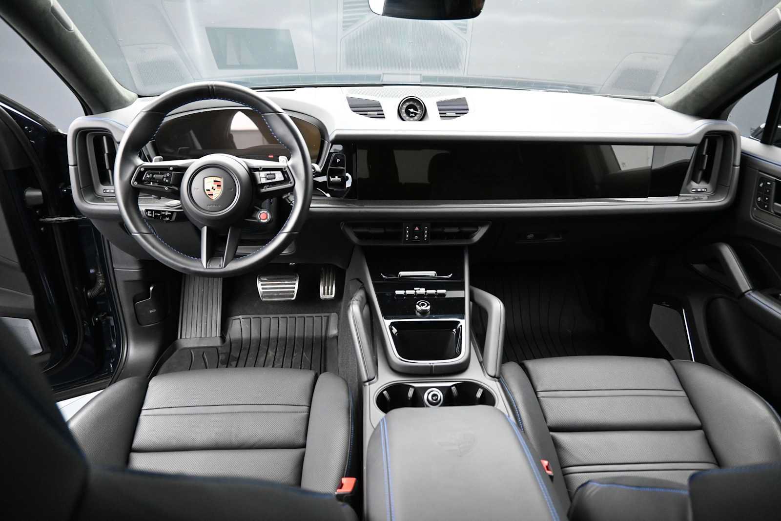 Certified 2024 Porsche Cayenne Turbo GT AWD/4WD image 6