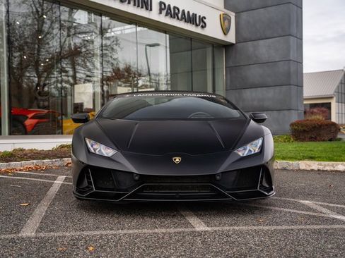 Used 2022 Lamborghini Huracan EVO image 6