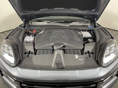 New 2026 Porsche Cayenne Coupe AWD/4WD image 22