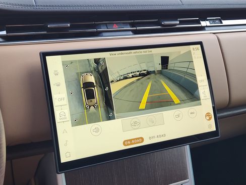 New 2025 Land Rover Range Rover SE image 17