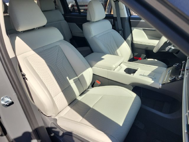 Used 2026 Hyundai Santa Fe SEL FWD image 21