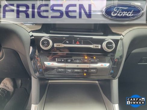 Used 2023 Ford Explorer Limited image 22
