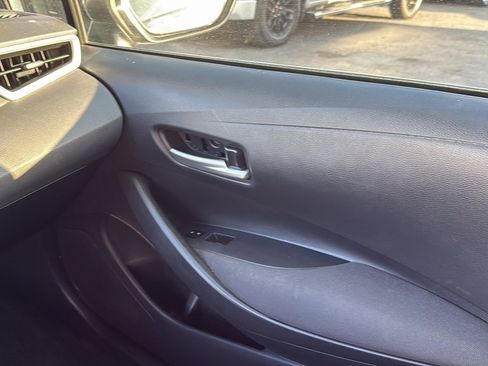 Used 2021 Toyota Corolla LE image 21