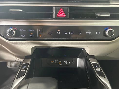 Used 2025 Kia Sorento S w/ Panoramic Sunroof Package AWD/4WD image 6