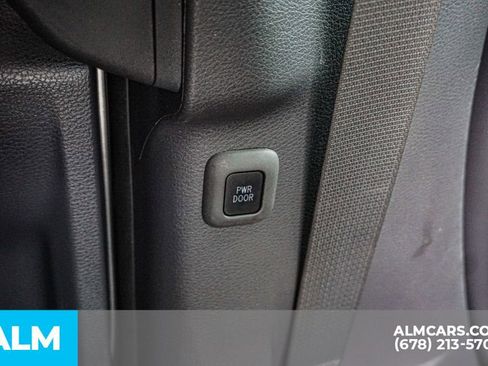 Used 2024 Toyota Sienna XLE image 35