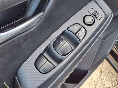 Used 2023 Nissan Sentra SV FWD image 4