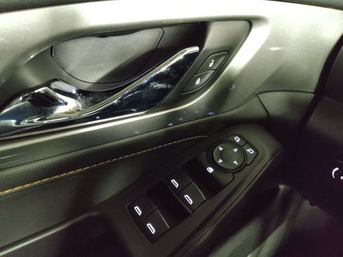 Used 2020 Chevrolet Traverse LS FWD image 27