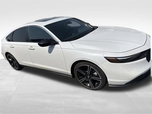 Used 2024 Honda Accord Sport image 9
