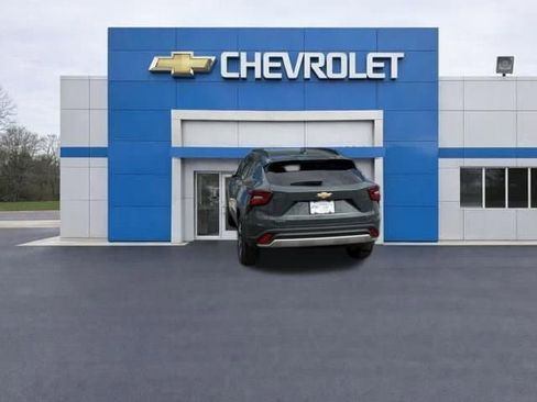 New 2026 Chevrolet Trax LT w/ Driver Confidence Package FWD image 6