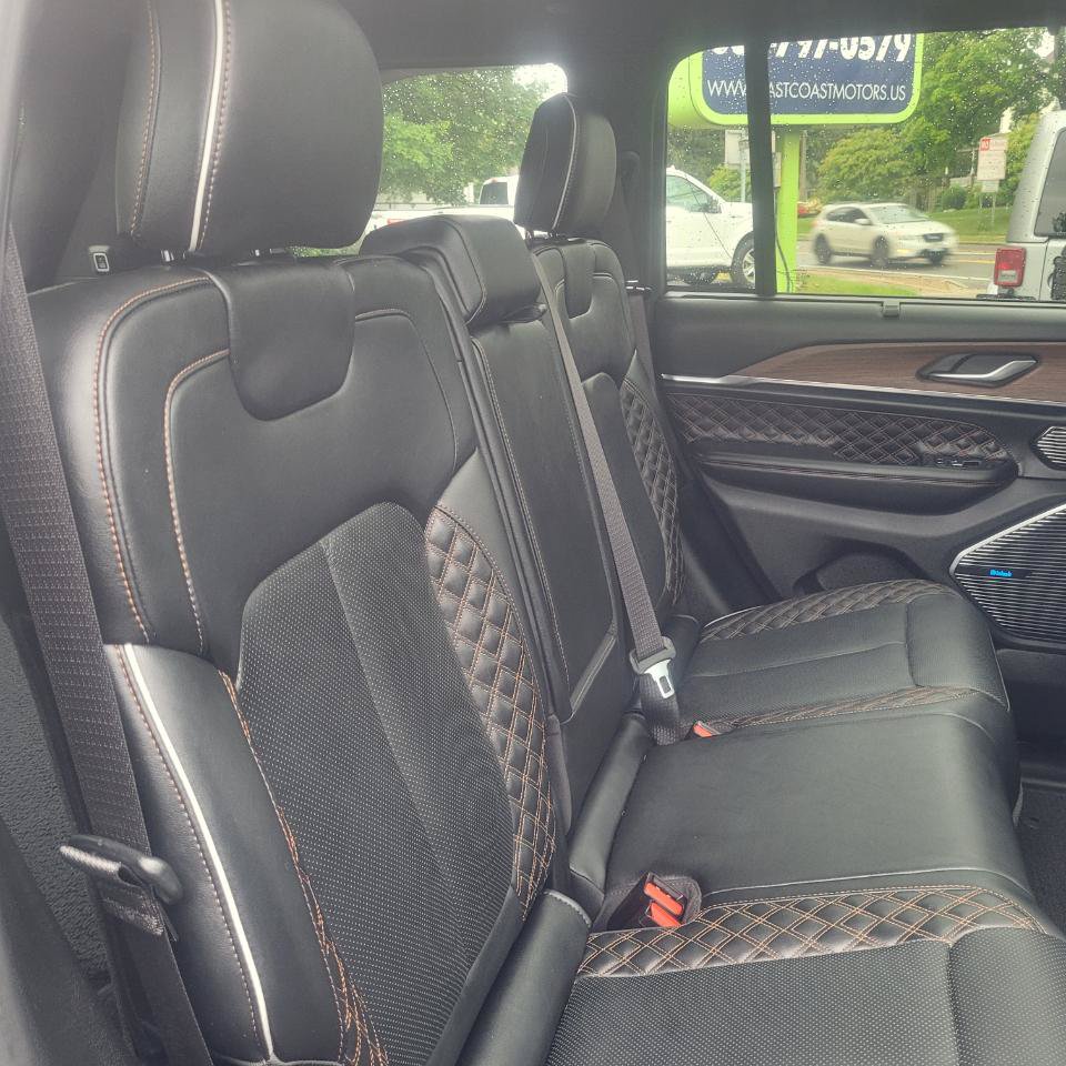 Used 2022 Jeep Grand Cherokee Summit w/ Adv Protech Group IV AWD/4WD image 33