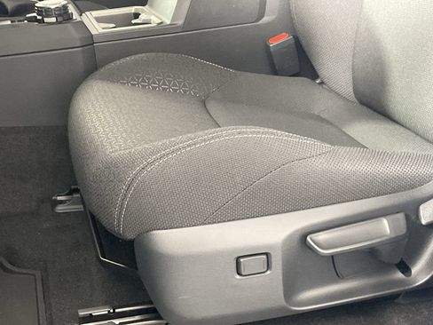 New 2026 Toyota 4Runner SR5 AWD/4WD image 18