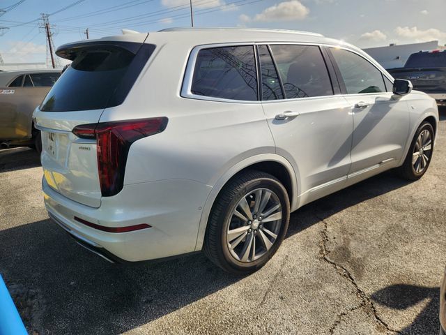 Used 2022 Cadillac XT6 Premium Luxury w/ Technology Package FWD image 5