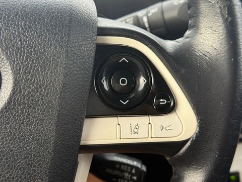 Used 2018 Toyota Prius Prime Plus FWD image 27