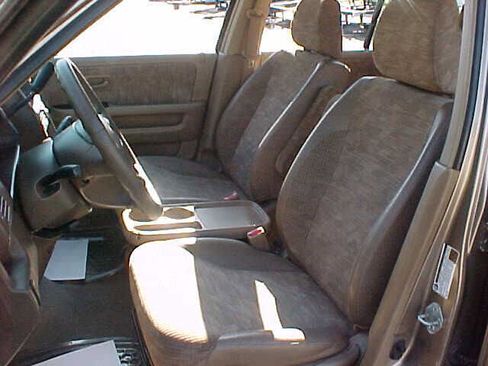 Used 2004 Honda CR-V LX image 12