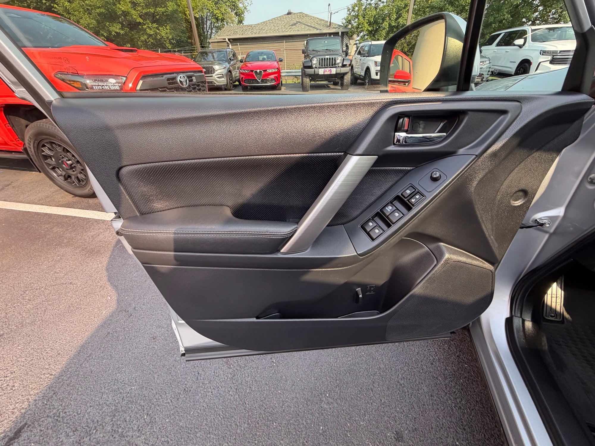 Used 2015 Subaru Forester 2.5i Limited AWD/4WD image 18