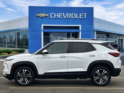 Certified 2024 Chevrolet TrailBlazer LT w/ LT Cold Weather Package FWD image 5