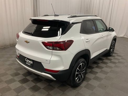 Used 2025 Chevrolet TrailBlazer LT image 3