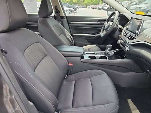 Used 2023 Nissan Altima 2.5 SV FWD image 12