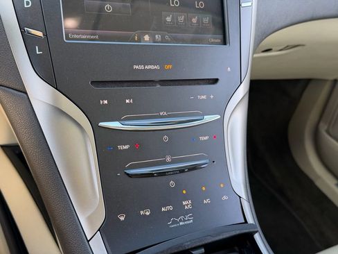 Used 2014 Lincoln MKZ Hybrid w/ Equipment Group 202A Reserve FWD image 23