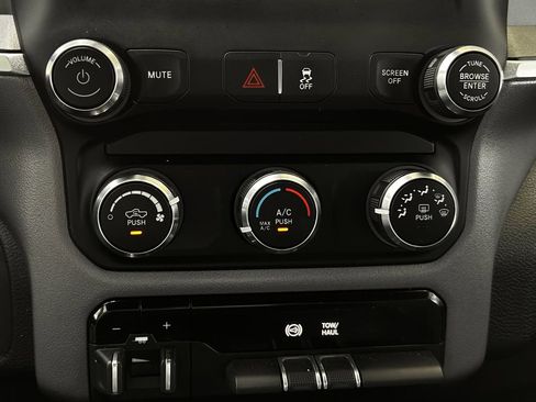 Used 2024 RAM 3500 Big Horn image 22