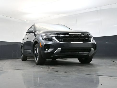 Used 2024 Kia Seltos EX AWD/4WD image 25