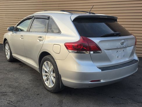 Used 2013 Toyota Venza XLE image 3