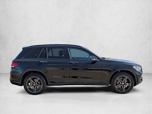 Used 2022 Mercedes-Benz GLC 300 image 4