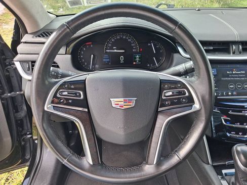 Used 2018 Cadillac XTS FWD image 12