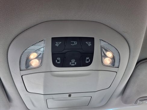 Used 2024 Chrysler Voyager LX image 16