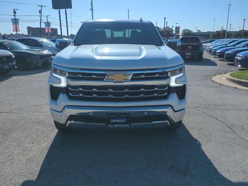 Used 2024 Chevrolet Silverado 1500 LTZ AWD/4WD image 3