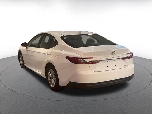 Used 2025 Toyota Camry LE image 11