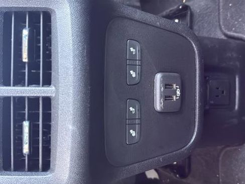 Used 2020 Chevrolet Equinox Premier AWD/4WD image 17