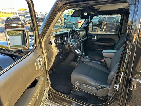 Used 2020 Jeep Gladiator Overland image 36