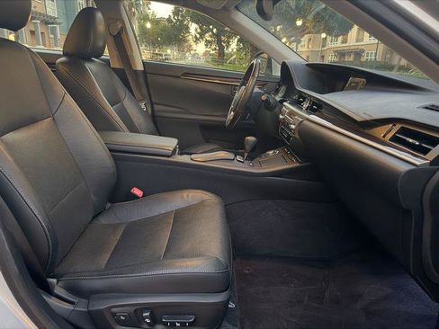 Used 2013 Lexus ES 350 w/ Luxury Pkg FWD image 54
