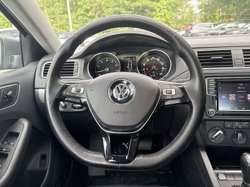 Used 2018 Volkswagen Jetta SE FWD image 11