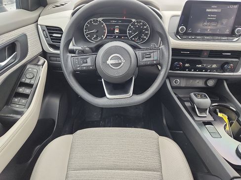 Used 2023 Nissan Rogue SV AWD/4WD image 10