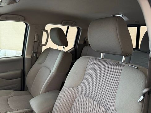 Used 2020 Nissan Frontier SV w/ Midnight Edition Floor Mats image 39