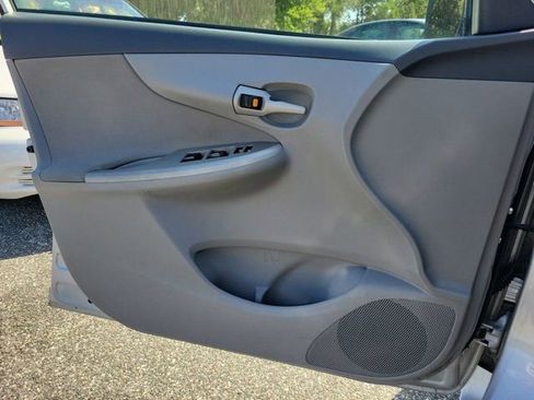 Used 2010 Toyota Corolla LE image 31