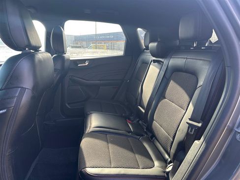 Used 2024 Ford Escape ST-Line w/ Tech Pack #1 AWD/4WD image 7