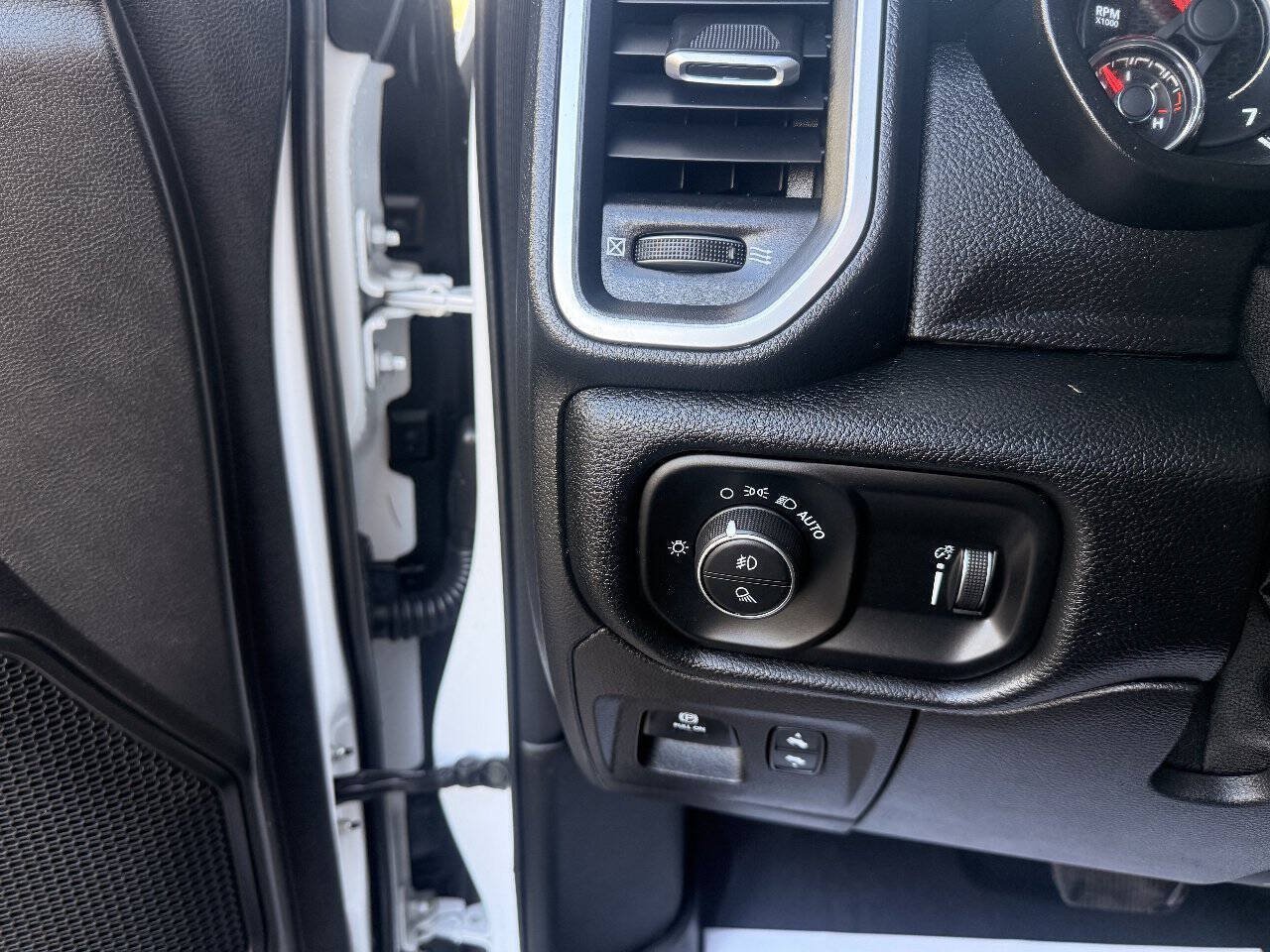 Used 2021 RAM 1500 Big Horn AWD/4WD image 19