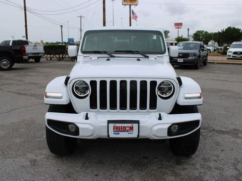 Used 2021 Jeep Wrangler Unlimited Sahara AWD/4WD image 2