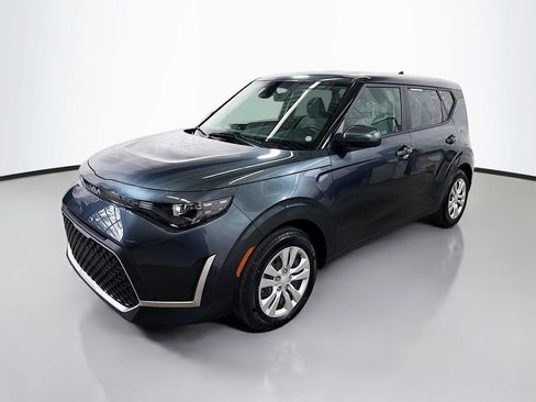 Used 2023 Kia Soul LX FWD image 5